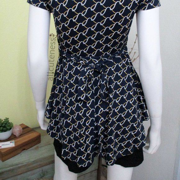 Navy Short Sleeve Peplum Top - Picture 6 of 6